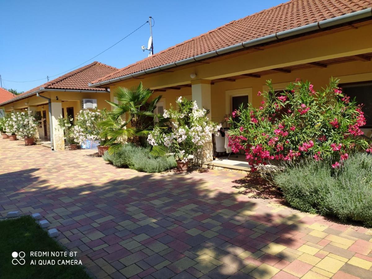 Spengler Apartman Harkany Exterior photo
